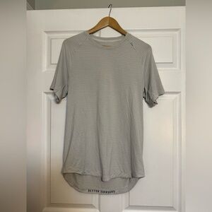 Men’s Lululemon Light Gray Striped Short Sleeve Tee - Medium
